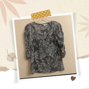 🖤🌺Erin London Black and White with a unique design!! Size Small!